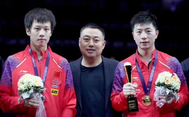 一个不容忽 一个不容忽