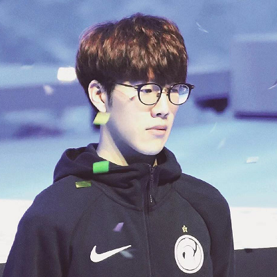 层看台与陡 层看台与陡