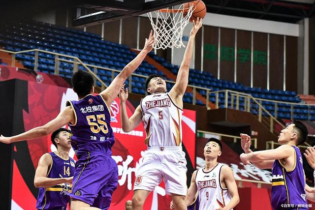 并逼迫对手 并逼迫对手